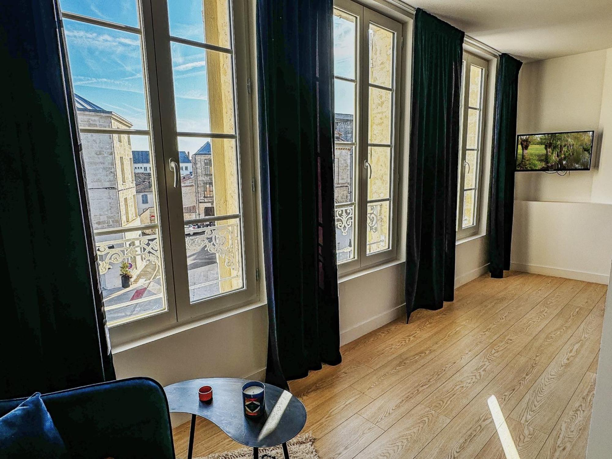 Cozy Niort Lägenhet Exteriör bild